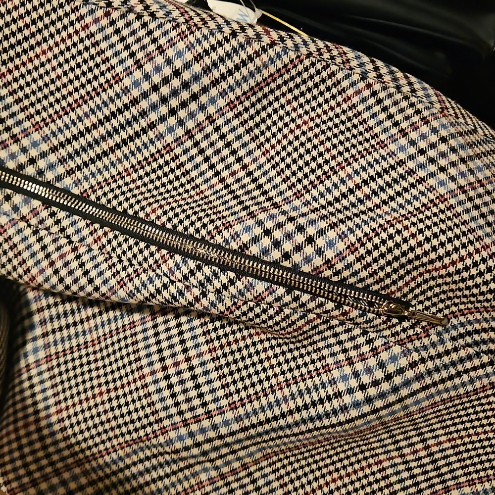 White House Black Market Mini Zipper Accent Houndstooth Skirt - Picture 3 of 3